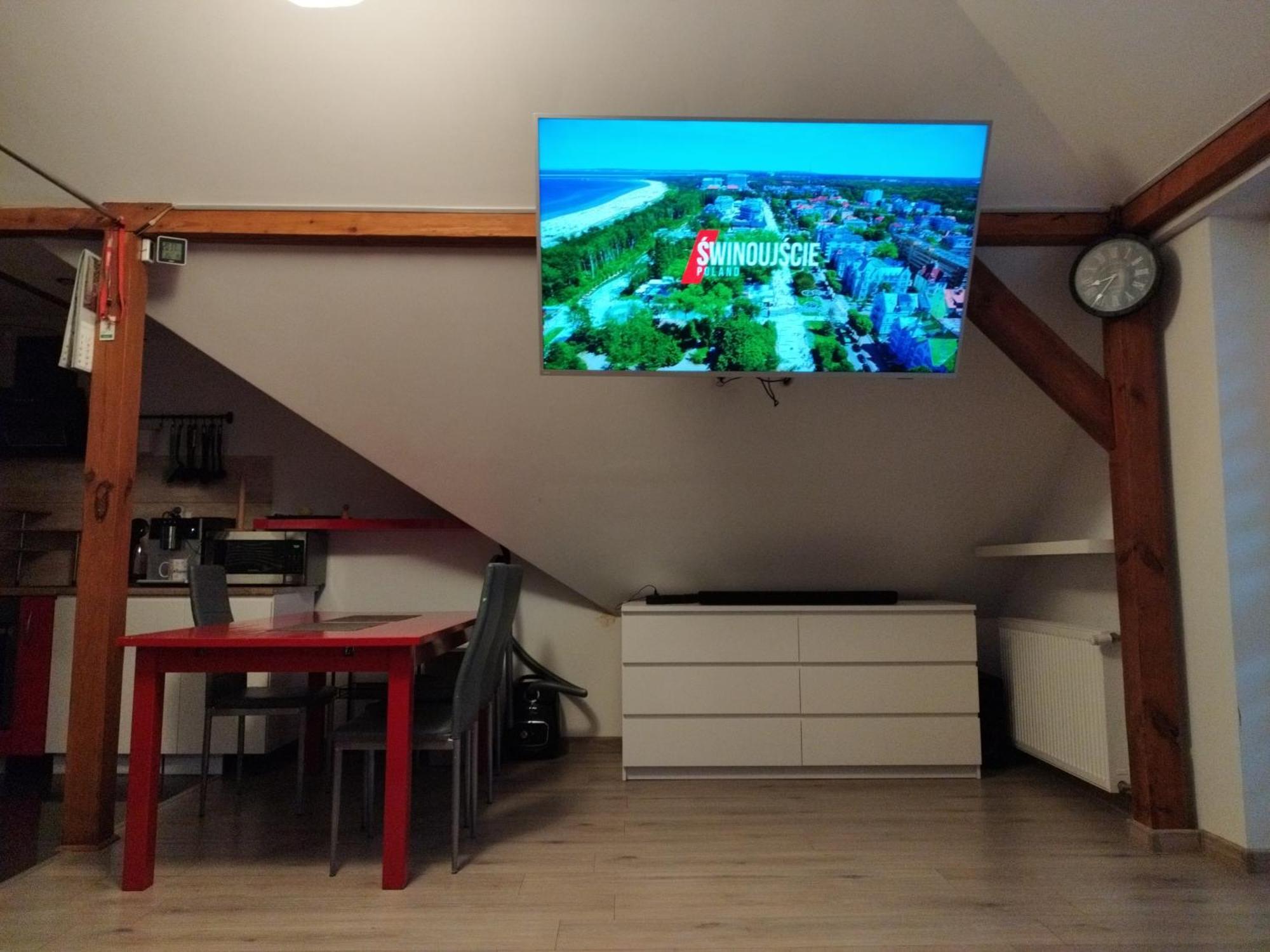 Apartament Przy Wiezy 斯维诺乌伊希切 外观 照片