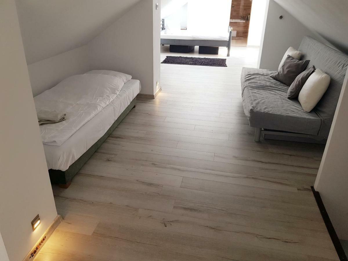 Apartament Przy Wiezy 斯维诺乌伊希切 外观 照片